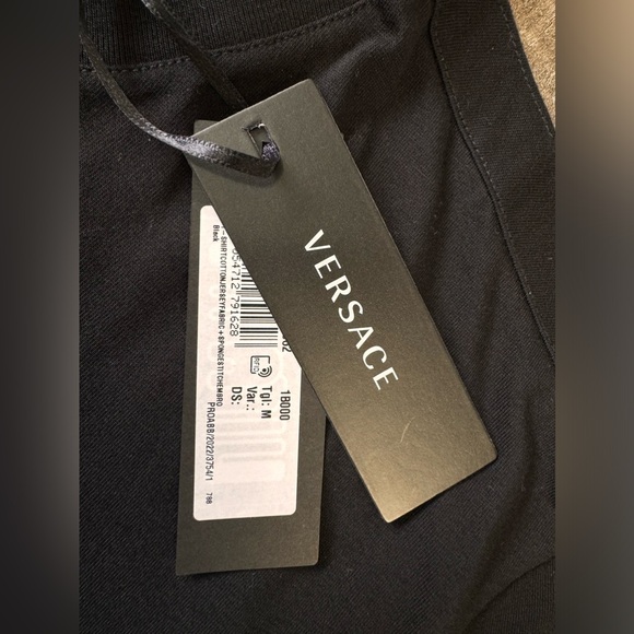 Men’s Versace T-Shirt - Picture 3 of 8